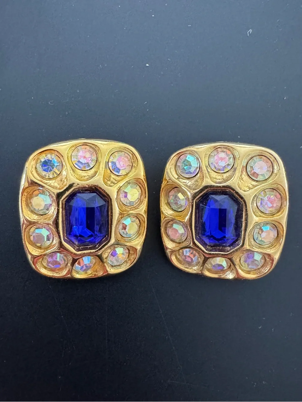 N/A elegant gold